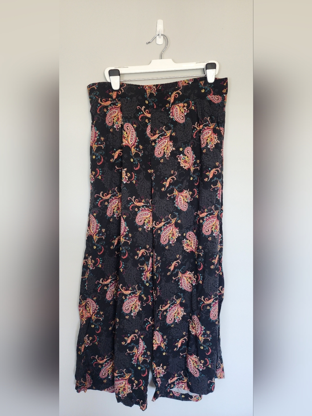 Torrid Paisley Wide-Leg Flowy Pants 2R Like New